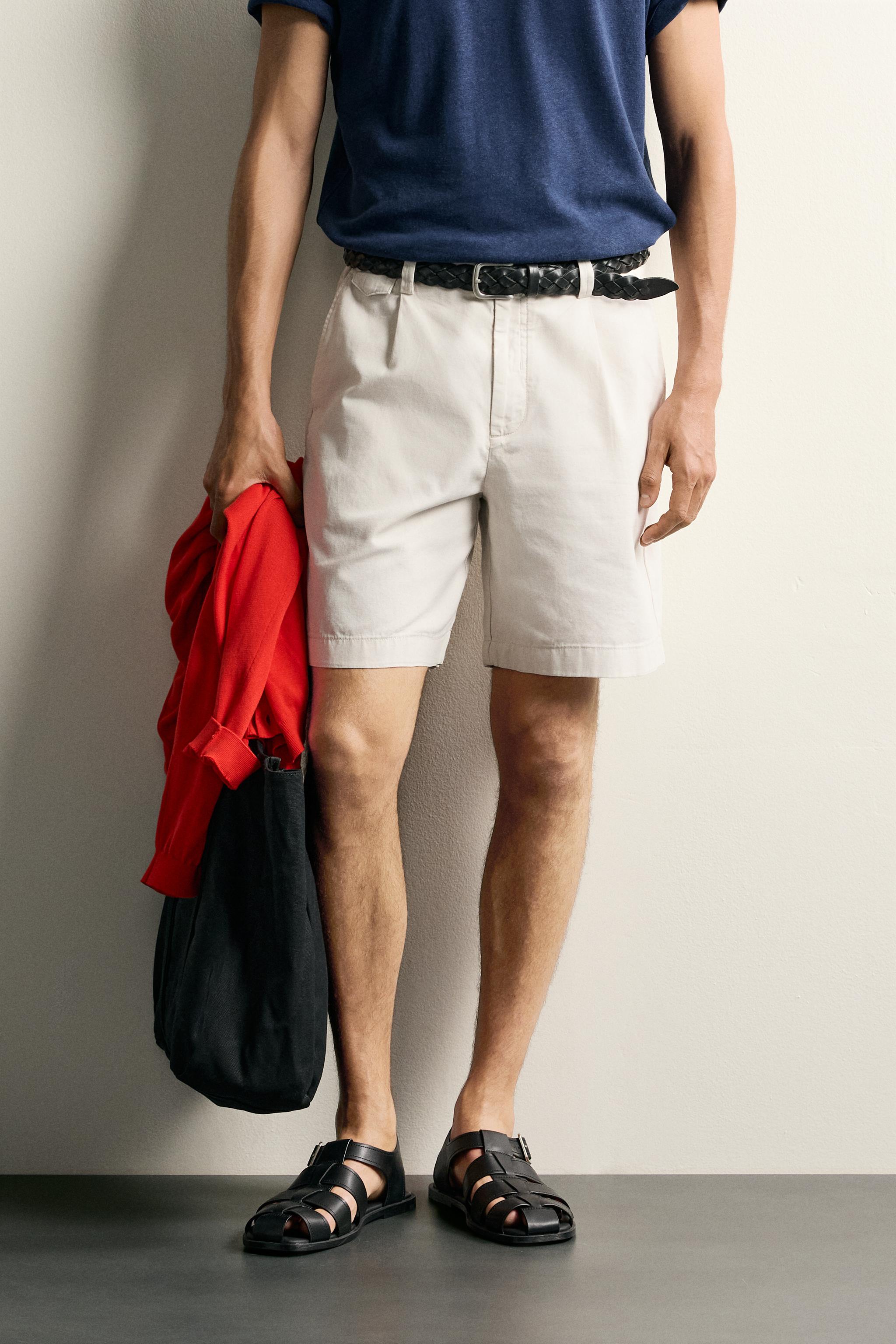 REGULAR FIT PLEATED SHORTS